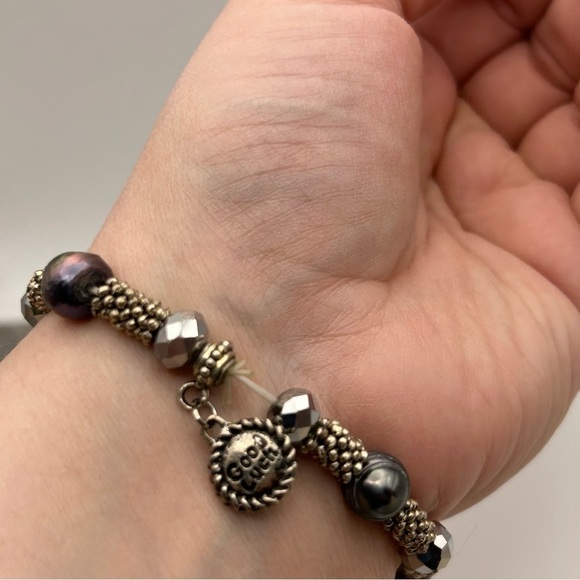 Gray Circled Baroque Pearl Stretch Bracelet with Silver Tone Sun Good Luck Charm - Picture 6 of 10